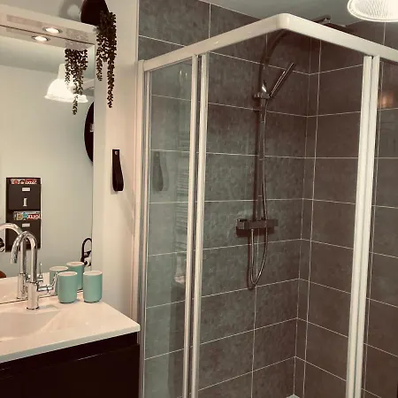 Neuf Deco Vintage Face Mer,terrasse ,jardin,wifi,parking Sous-sol Prive Appartement *